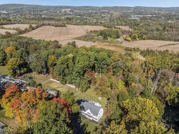 73 Old Mountain Rd, Clinton Twp., NJ 08833