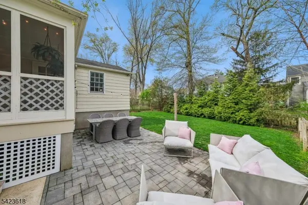 6 Lincoln Ave, Chatham Boro, NJ 07928