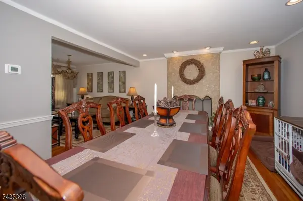 802 Riverbend Dr, Clark Twp., NJ 07066