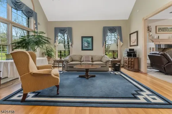 95 Pleasant Run Rd, Readington Twp., NJ 08822