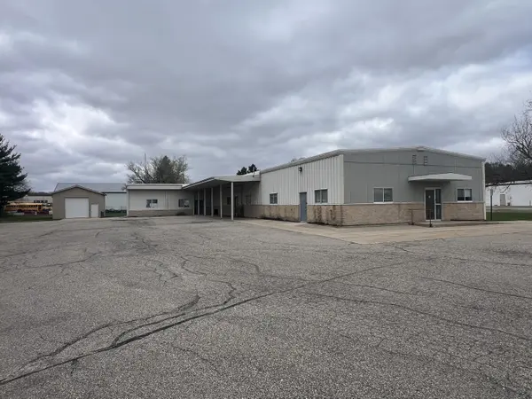 465 S Clay ST, Newaygo City, MI 49337
