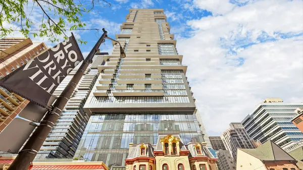 634 Church ST #806, Toronto C08, ON M4Y 0G9