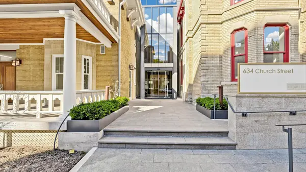 634 Church ST #806, Toronto C08, ON M4Y 0G9