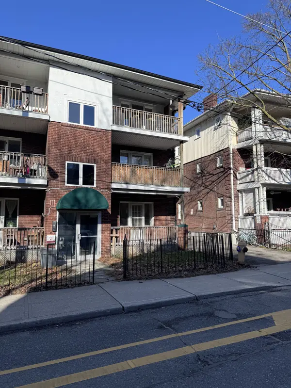 302 Sumach ST #1, Toronto C08, ON M5A 3K5