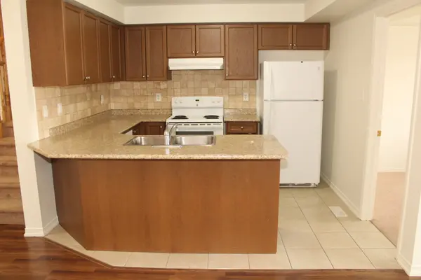 37 Chaston RD, Ajax, ON L1Z 0M5