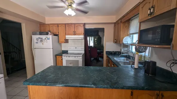 52 Gardiner DR, Ajax, ON L1S 5Y1