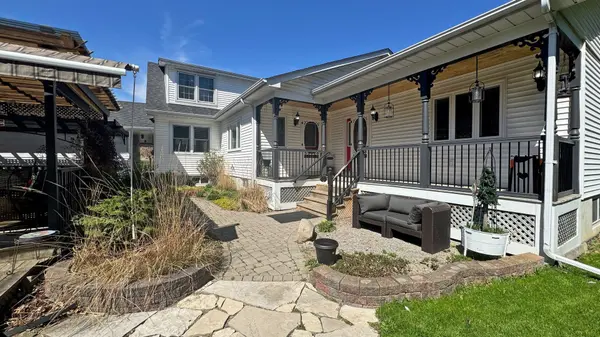 11 Durham ST, Whitby, ON L1M 1A5