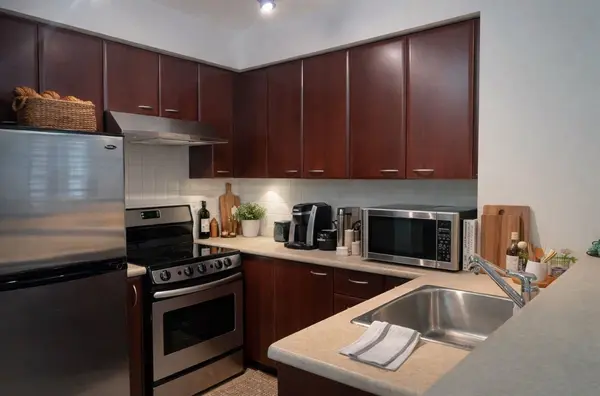 38 Lee Centre DR #706, Toronto E09, ON M1H 3J7