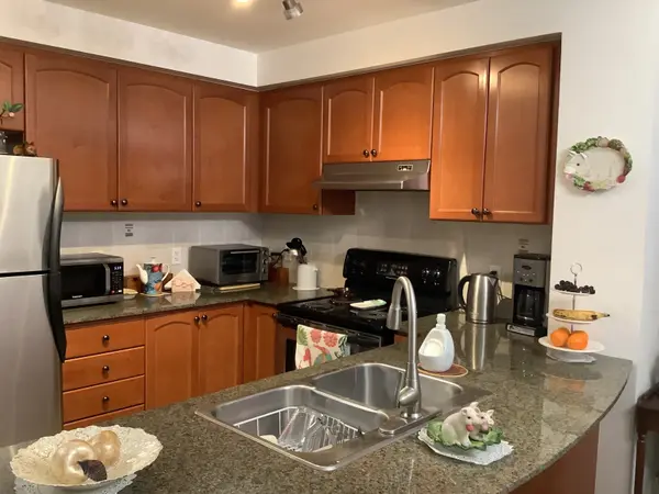 2 Maison Parc CT #717, Vaughan, ON L4J 9K4