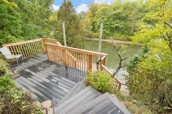 104 Knox RD E, Wasaga Beach, ON L9Z 2T5