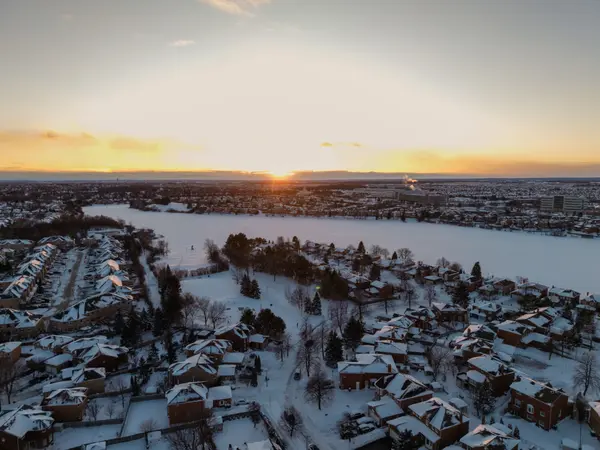 25 Porteous CIR, Brampton, ON L6S 5C1