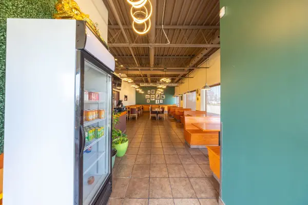 1706 Dundas ST E #1, Mississauga, ON L4X 1L7