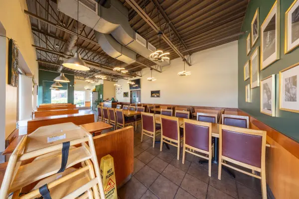 1706 Dundas ST E #1, Mississauga, ON L4X 1L7