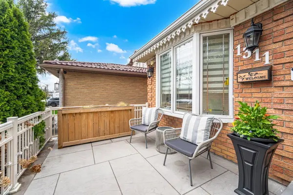 1311 Underwood DR, Mississauga, ON L4W 3M9