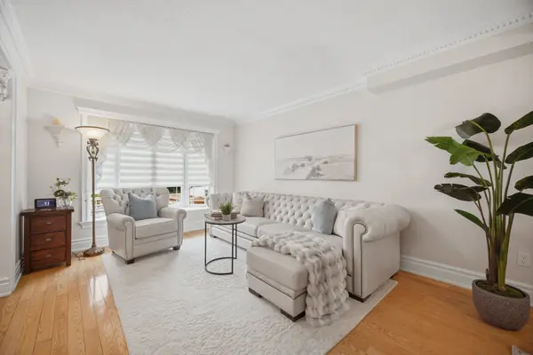 1311 Underwood DR, Mississauga, ON L4W 3M9