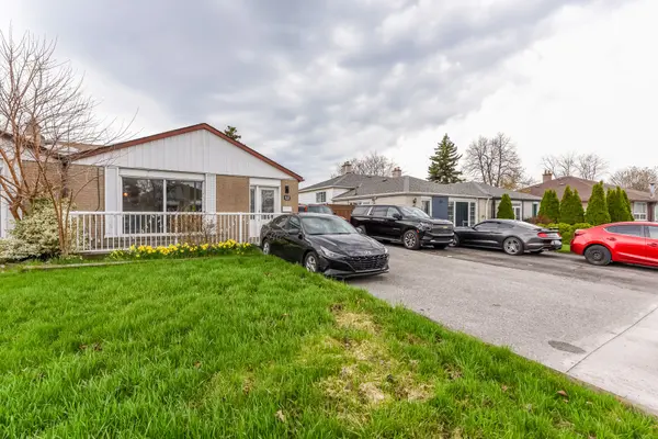 137 Avondale BLVD, Brampton, ON L6T 1H5