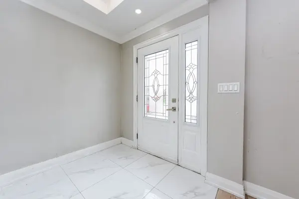 137 Avondale BLVD, Brampton, ON L6T 1H5