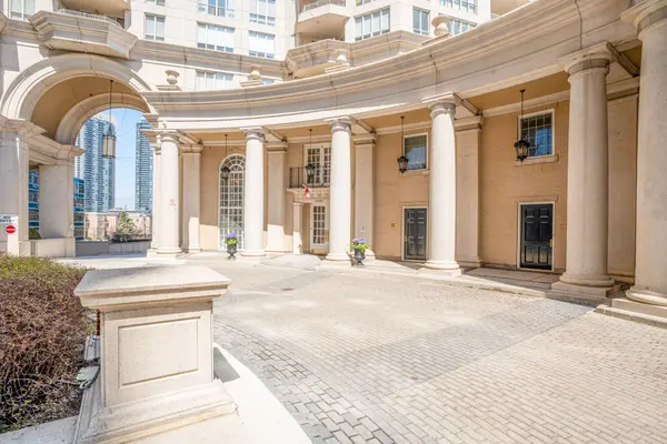 2287 Lake Shore BLVD W #1006, Toronto W06, ON M8V 3Y1