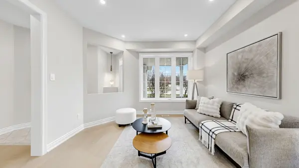 7146 Baskerville RUN, Mississauga, ON L5W 1W3