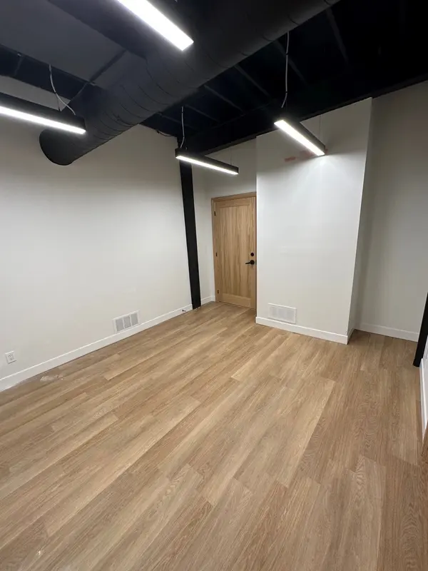 60 Queen ST E ##206, Brampton, ON L6V 1A9