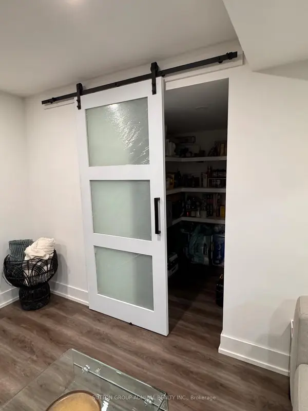 6 Frankfort AVE #Lower, Toronto W04, ON M6L 2Y2