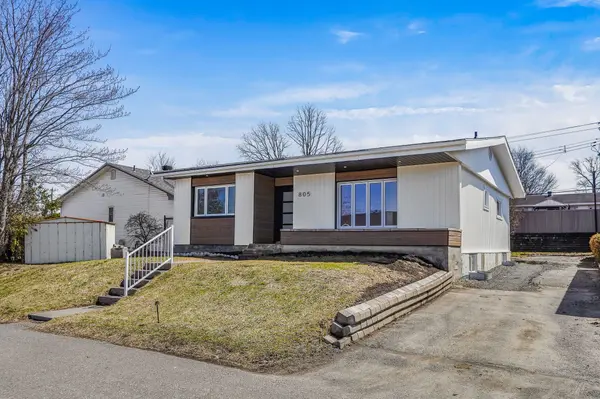 805 Cartier BLVD, Hawkesbury, ON K6A 1W9