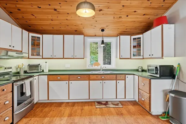 399 Oborne Point RD, Addington Highlands, ON K0H 1K0