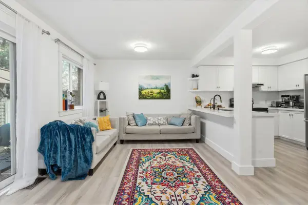 317 Mill ST #6, Kitchener, ON N2M 3R8