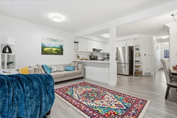 317 Mill ST #6, Kitchener, ON N2M 3R8