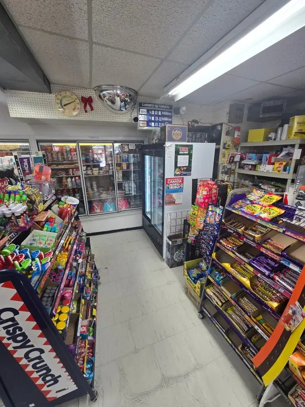 118 pelham RD, St. Catharines, ON L2S 1T8