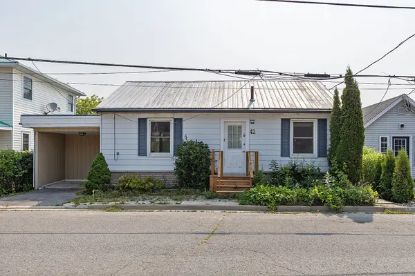 42A HILL ST, Prince Edward County, ON K0K 2T0