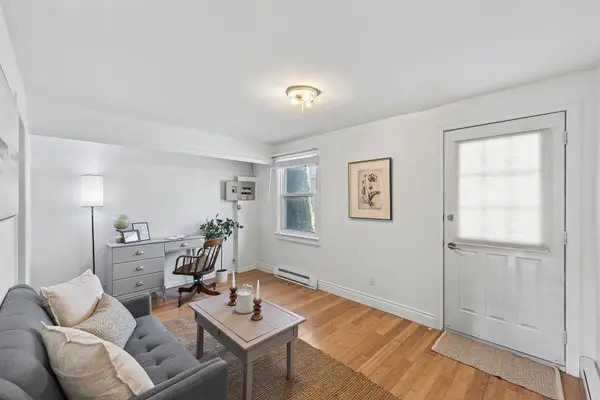 42A HILL ST, Prince Edward County, ON K0K 2T0