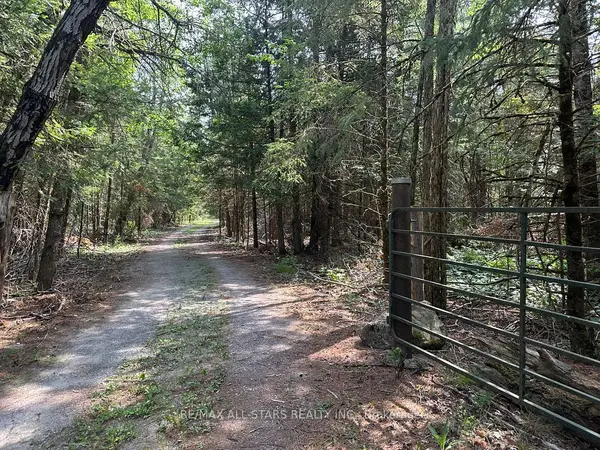 380 Ledge RD, Trent Lakes, ON K0M 1A0