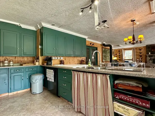 380 Ledge RD, Trent Lakes, ON K0M 1A0