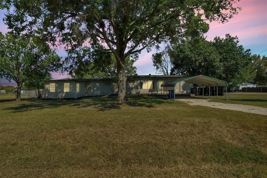 1941 Lariat Lane, Burleson, TX 76028