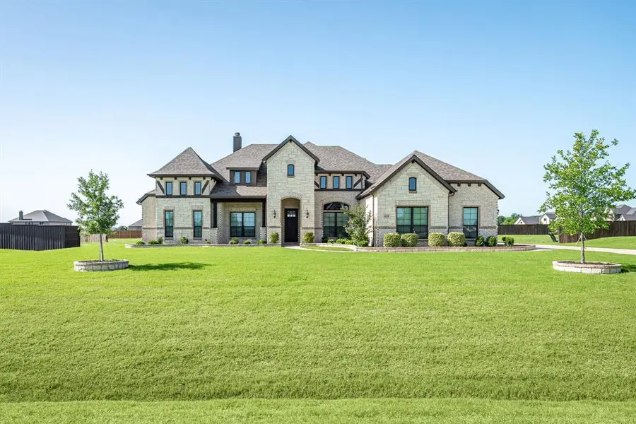 8220 Stonewall Drive, Waxahachie, TX 75167