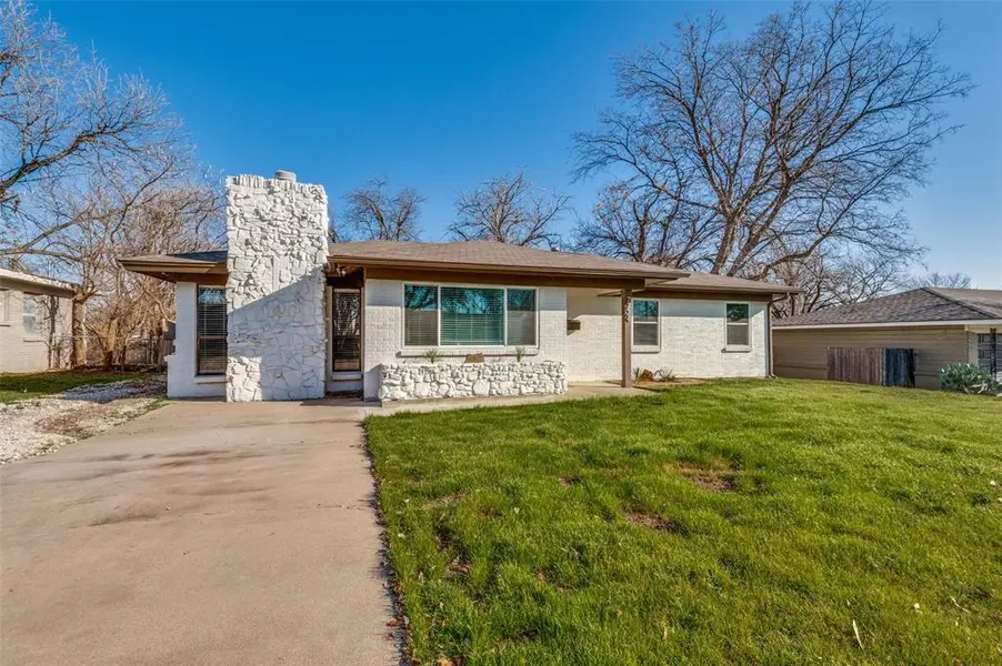 7724 Gaston Avenue, Fort Worth, TX 76116