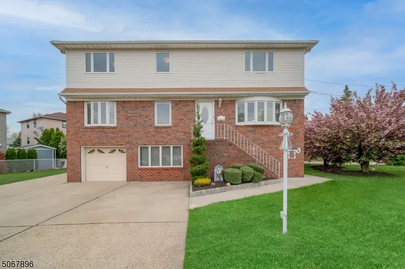 2 Millo Pl #2, Little Ferry Boro, NJ 07643