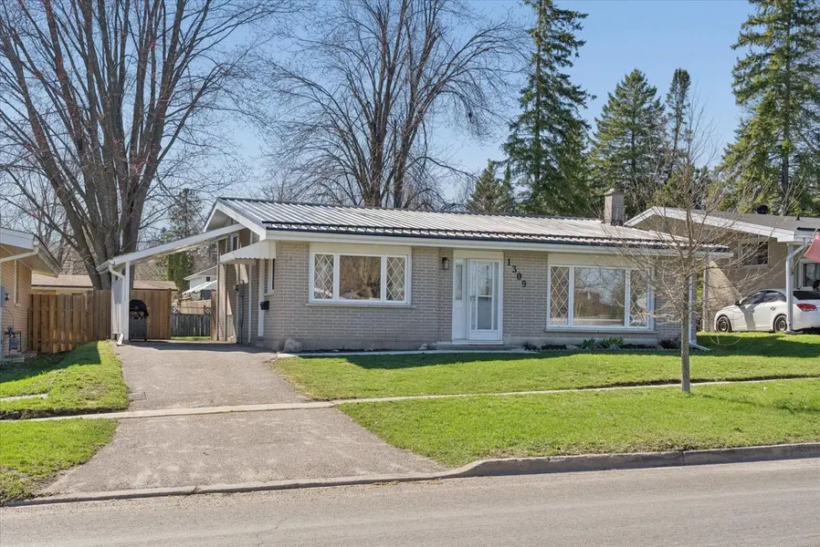 1309 Royal DR, Peterborough, ON K9H 6R6