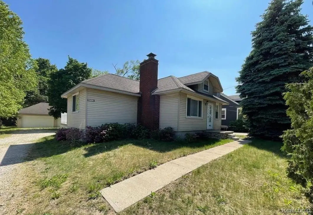 37917 PLYMOUTH RD, Livonia, MI 48150