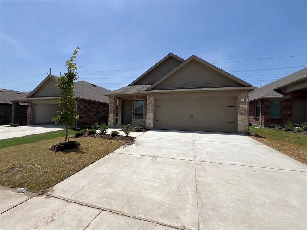 609 Cherish Day Drive, Lavon, TX 75166