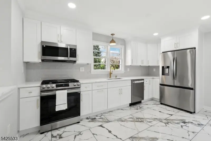 8 Oak St, Netcong Boro, NJ 07857