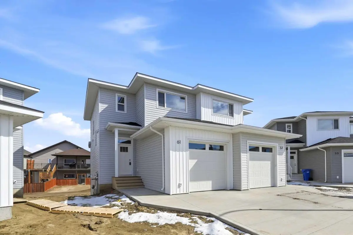 69 Pinnacle Close, Blackfalds, AB T4M 0M3