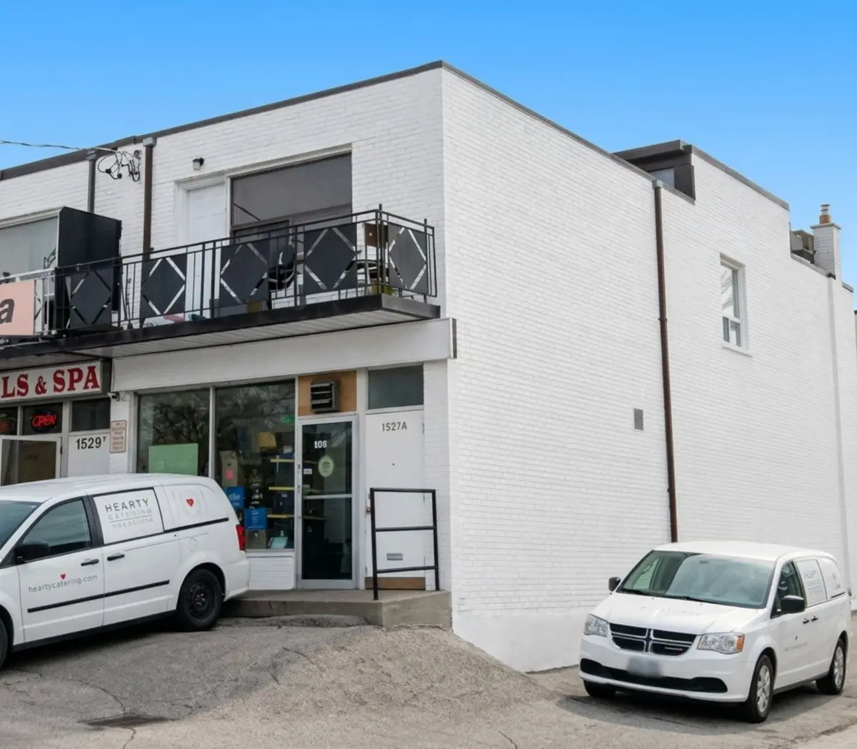 1527 O'connor DR, Toronto E03, ON M4B 2V7