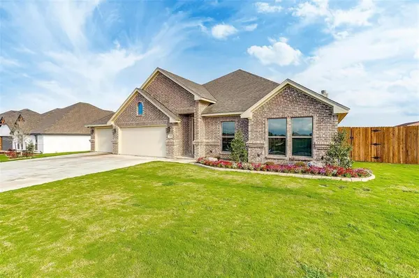 312 Trail Dust Drive, Godley, TX 76044