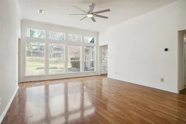 813 Hunters Glen Trail, Fort Worth, TX 76120