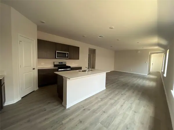 609 Cherish Day Drive, Lavon, TX 75166