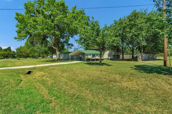 1941 Lariat Lane, Burleson, TX 76028