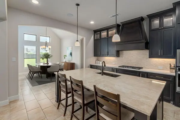 8220 Stonewall Drive, Waxahachie, TX 75167