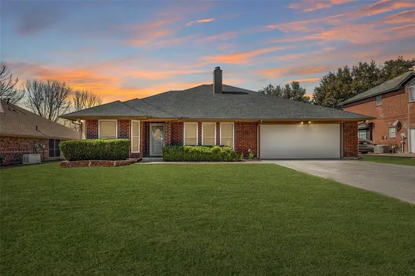 3657 Village Green Drive,  Grand Prairie,  TX 75052